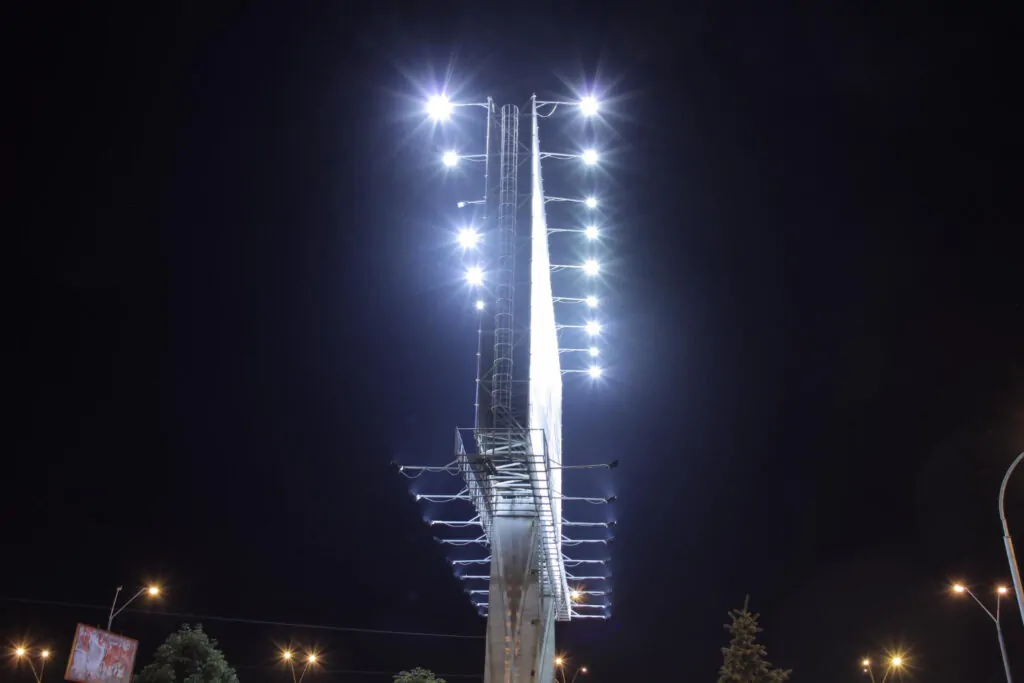 Com a manutenção preventiva, evita-se falhas elétricas, como também, garante-se um ambiente bem iluminado e seguro.