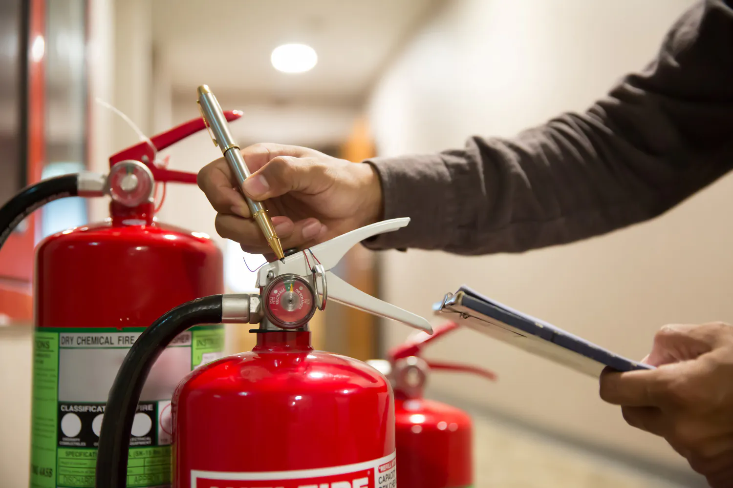 Registro técnico de inspeção de extintor com verificação de pressão e lacre - Curso Laudo Extintores