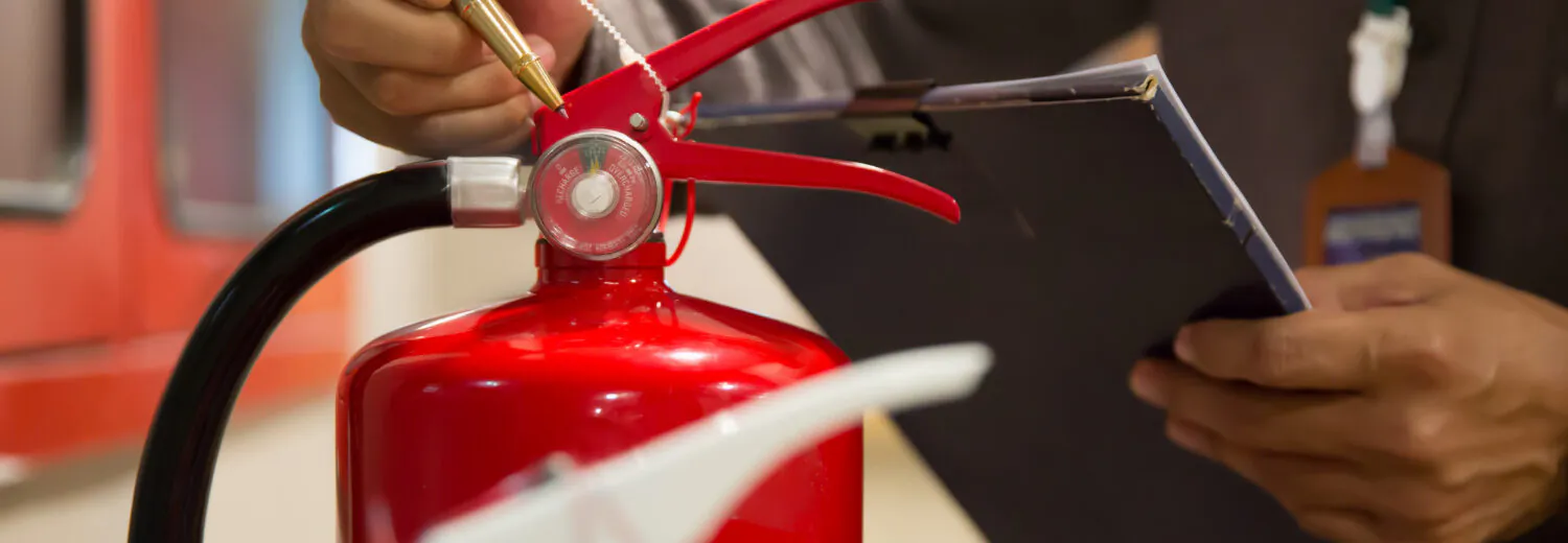 Inspeção técnica de extintor de incêndio - Curso Laudo Extintores
