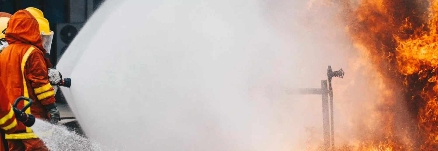 Combate a incêndio. - Projeto Sistemas de Combate a Incêndios