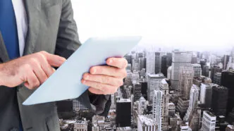 Equipe especializada realizando a inspeção técnica para um diagnóstico preciso da edificação.