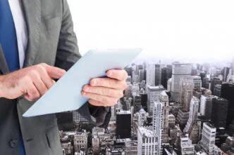 Equipe especializada realizando a inspeção técnica para um diagnóstico preciso da edificação.