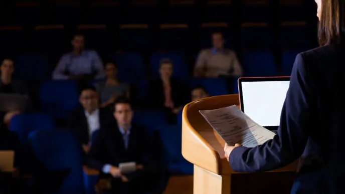 Discursos bem estruturados convencem, motivam e transformam. A confiança na fala é a chave para a influência!