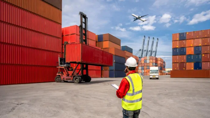 Controle de carga de contêineres de caixa para camião para importação e exportação logística. - Consultoria NR 29