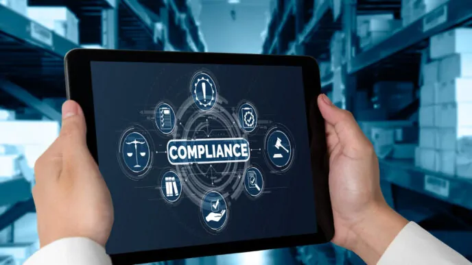 Aplicação de compliance no ambiente de estoquelogística, com destaque para monitoramento, controle e práticas seguras para o cumprimento de normas e procedimentos regulatórios.