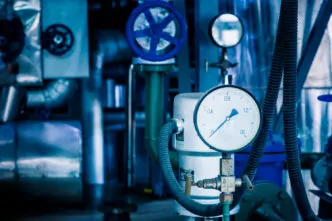 A auditoria de oxigênio é fundamental para garantir a qualidade e a segurança dos sistemas em ambientes críticos, como hospitais e indústrias.