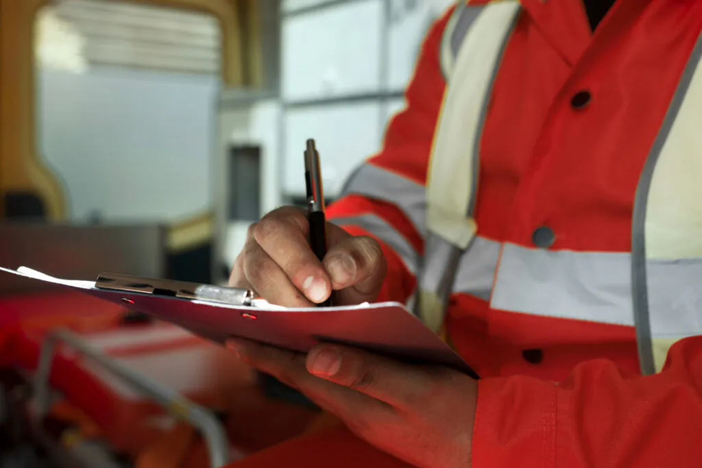 Registro técnico de vistoria operacional – etapa essencial na elaboração do Plano de Emergência Individual (PEI), conforme exigido pela Resolução CONAMA nº 398/2008. - Treinamento Como Elaborar PEI.